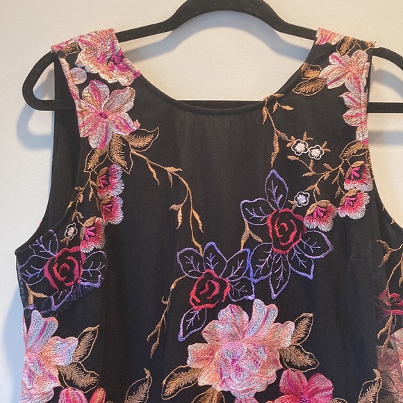 Beige by ECI Embroidered Floral Dress Size 1X - Picture 2 of 5